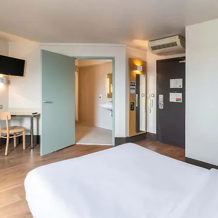 Lyon Grand Stade Hotel