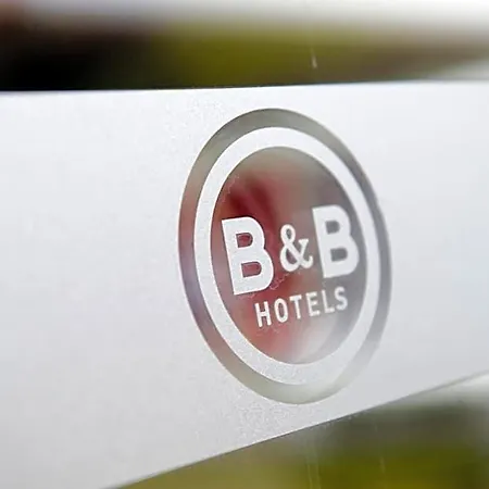 Hotel Lyon Grand Stade 2*