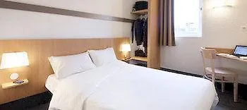 Hotel Lyon Grand Stade 2*