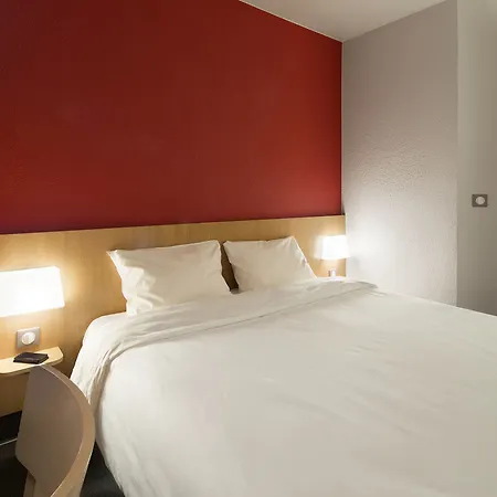 Lyon Grand Stade Hotel 2*