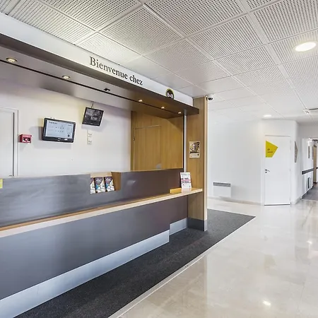 Lyon Grand Stade Hotel 2*