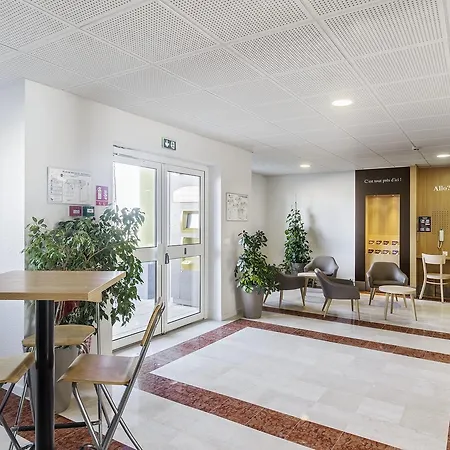 Lyon Grand Stade 2* 梅济约