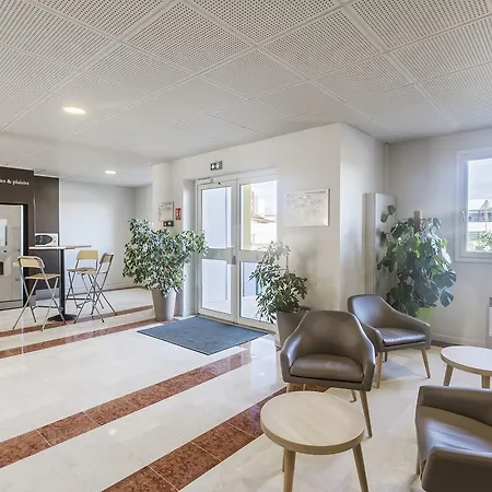 Lyon Grand Stade 2* 梅济约