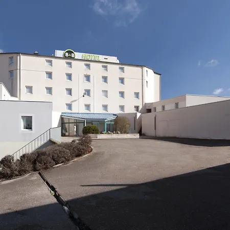 Otel Lyon Grand Stade 2*