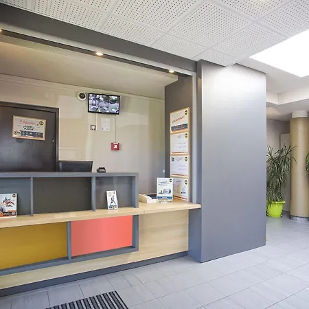 Lyon Grand Stade 酒店 2*